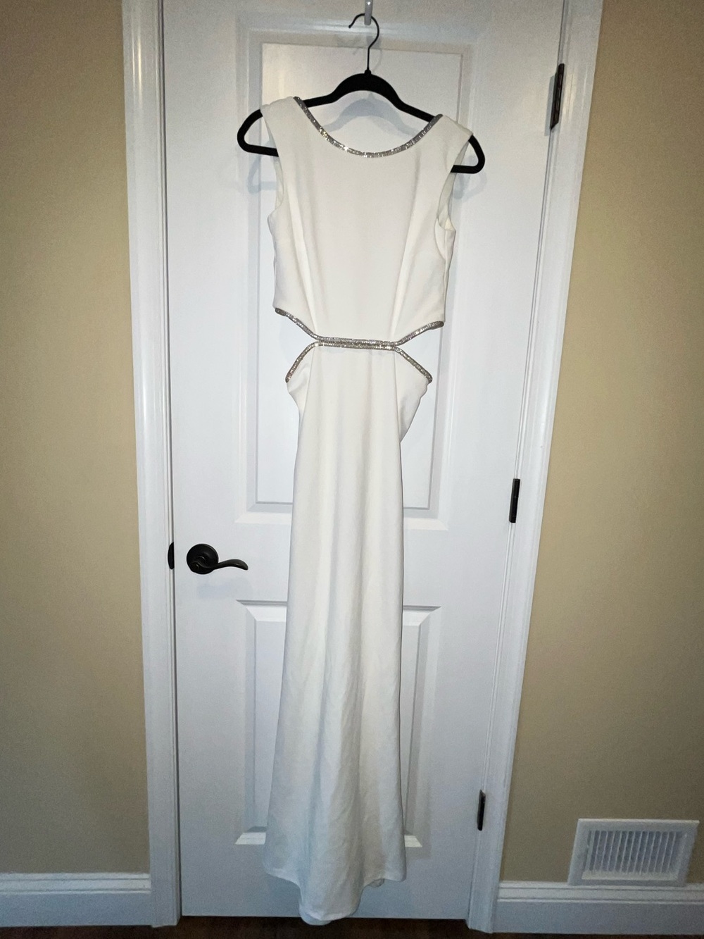 Fashion Nova White Cut Out Backless Gown w/Silver Accents Size M Medium Bridal - Picture 9 of 16